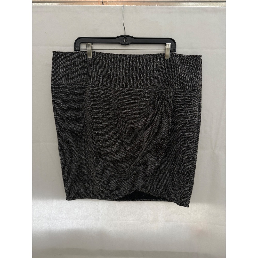 Lane Bryant Women 20 Black White Textured Faux Wrap Pencil Skirt NWT